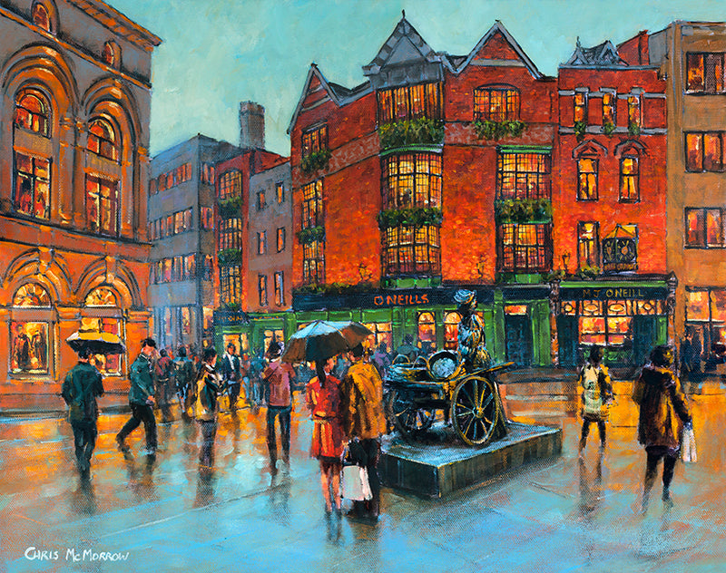 Molly malone statue on suffolk street corner, dublin